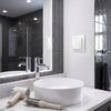 Presa singola con messa a terra e coperchio con cornice OSTE JNH005-G White