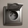 Presa singola con messa a terra e coperchio con cornice OSTE JNH005-G Grey
