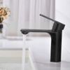 Grifo de lavabo REA Urban Black Low