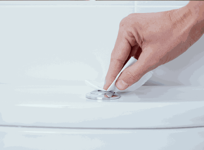 Limpeza e descalcificação do autoclismo encastrado — como fazer de forma eficaz?