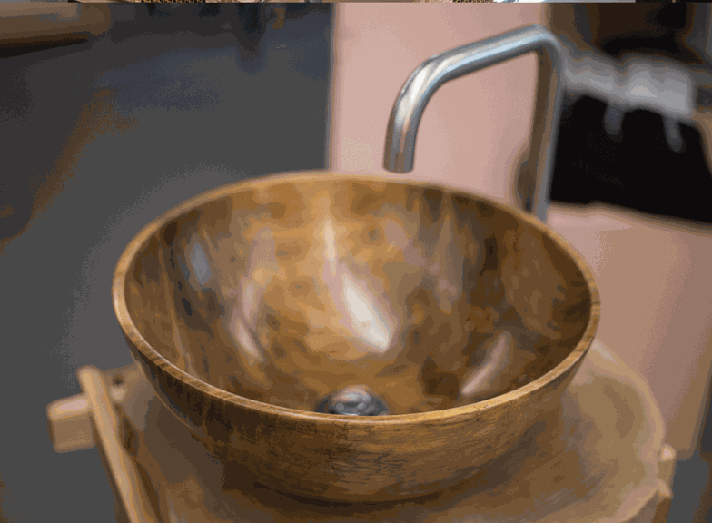 Elegantné voľne stojace umývadlá – výhody a nevýhody tohto riešenia