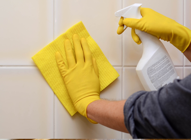 Com que limpar os azulejos da casa de banho? Conheça as nossas dicas!
