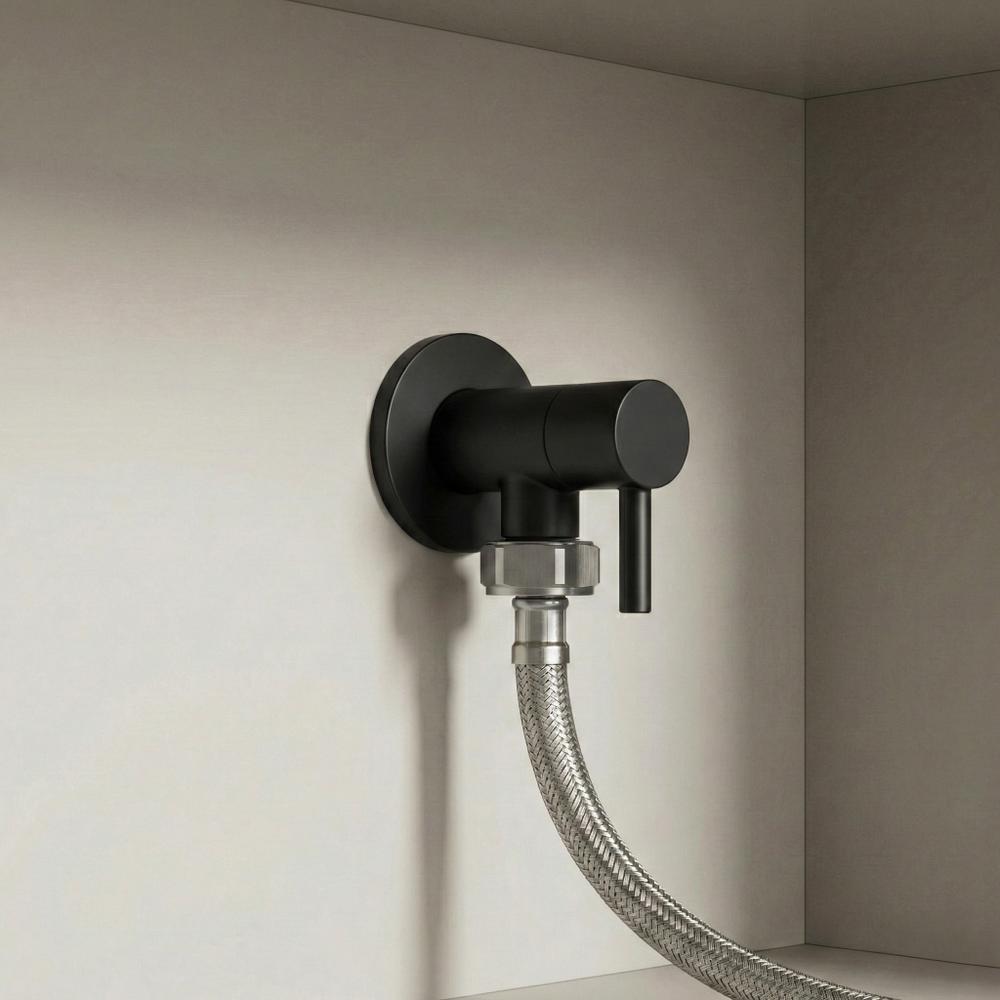 Valvola ad angolo 1/2" x 3/4" Black