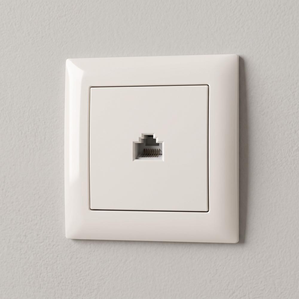 Gniazdo RJ45 z ramką OSTE JNH010-S Beżowe