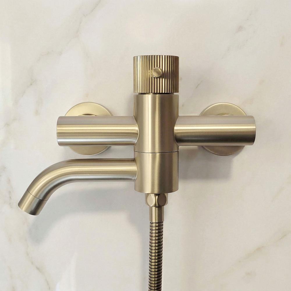 Vanová baterie Rea Lungo Stripe Gold  Brush