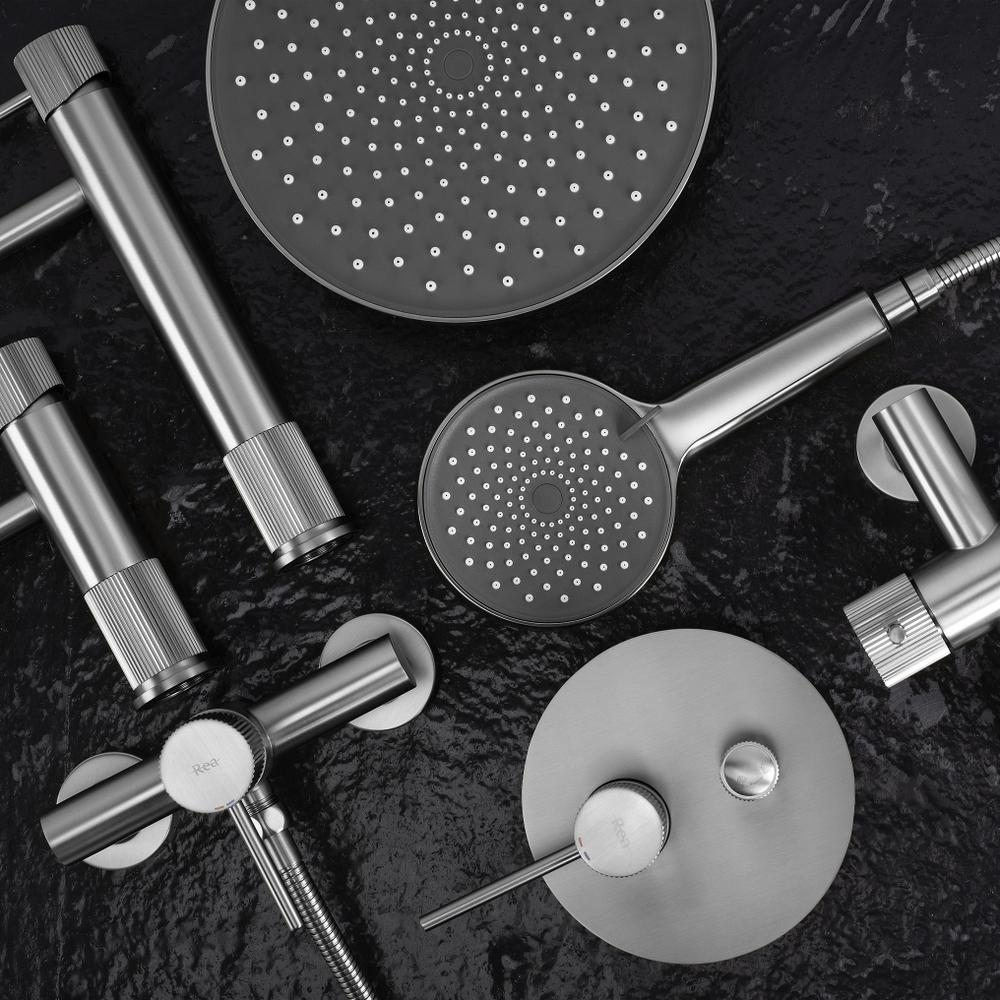 Tuš pipa REA Lungo Stripe Brush NICKEL