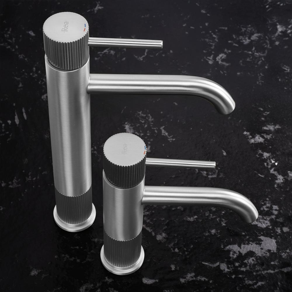 Fürdőszobai csaptelep Rea Lungo Stripe Brush Nickel