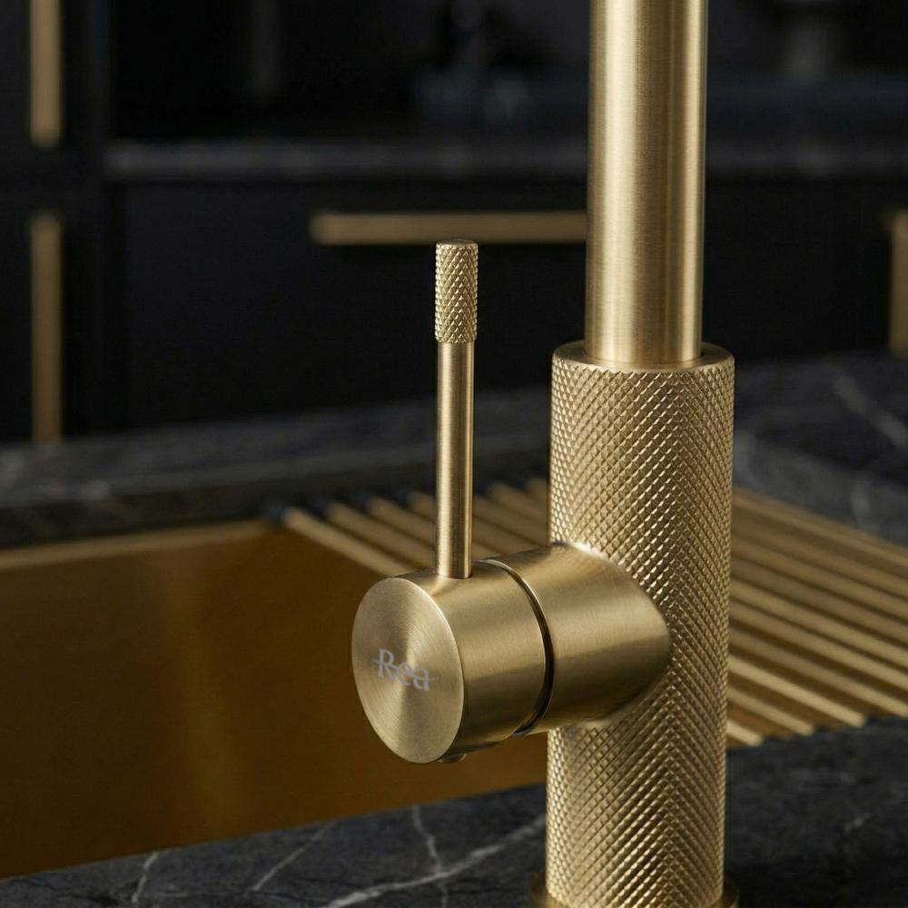 Kitchen faucet Rea Master Brush Gold