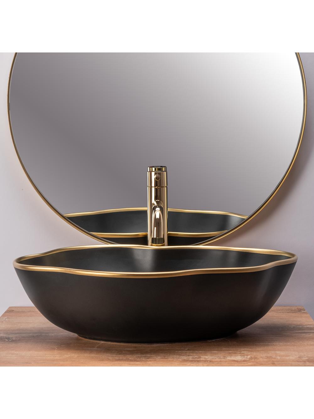 Rea Pearl  //  Color : Black Matt & Gold Edge  //  51.5 x  37.5 x 13.5 cm