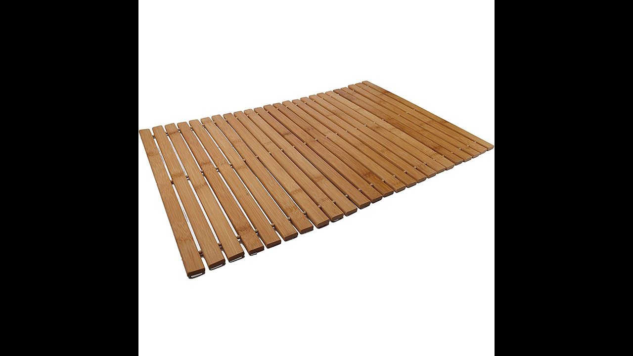 Деревянная решетка на пол в ванной