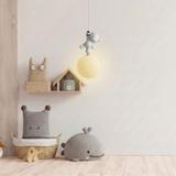 LAMPA SUFITOWA WISZĄCA MIŚ STOJĄCY NA KSIĘŻYCU G166-1CP