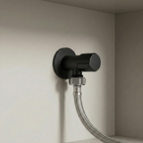 Zawór kątowy 02 1/2" x 3/4" Czarny