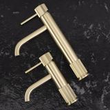 Fürdőszobai csaptelep Rea Lungo Stripe Brush Gold