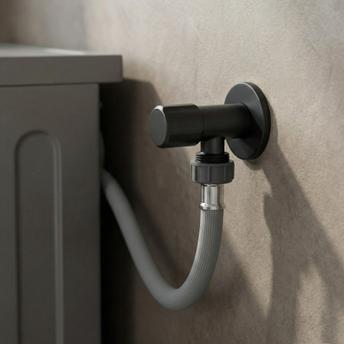 Válvula de escuadra 02 1/2" x 3/4" Black