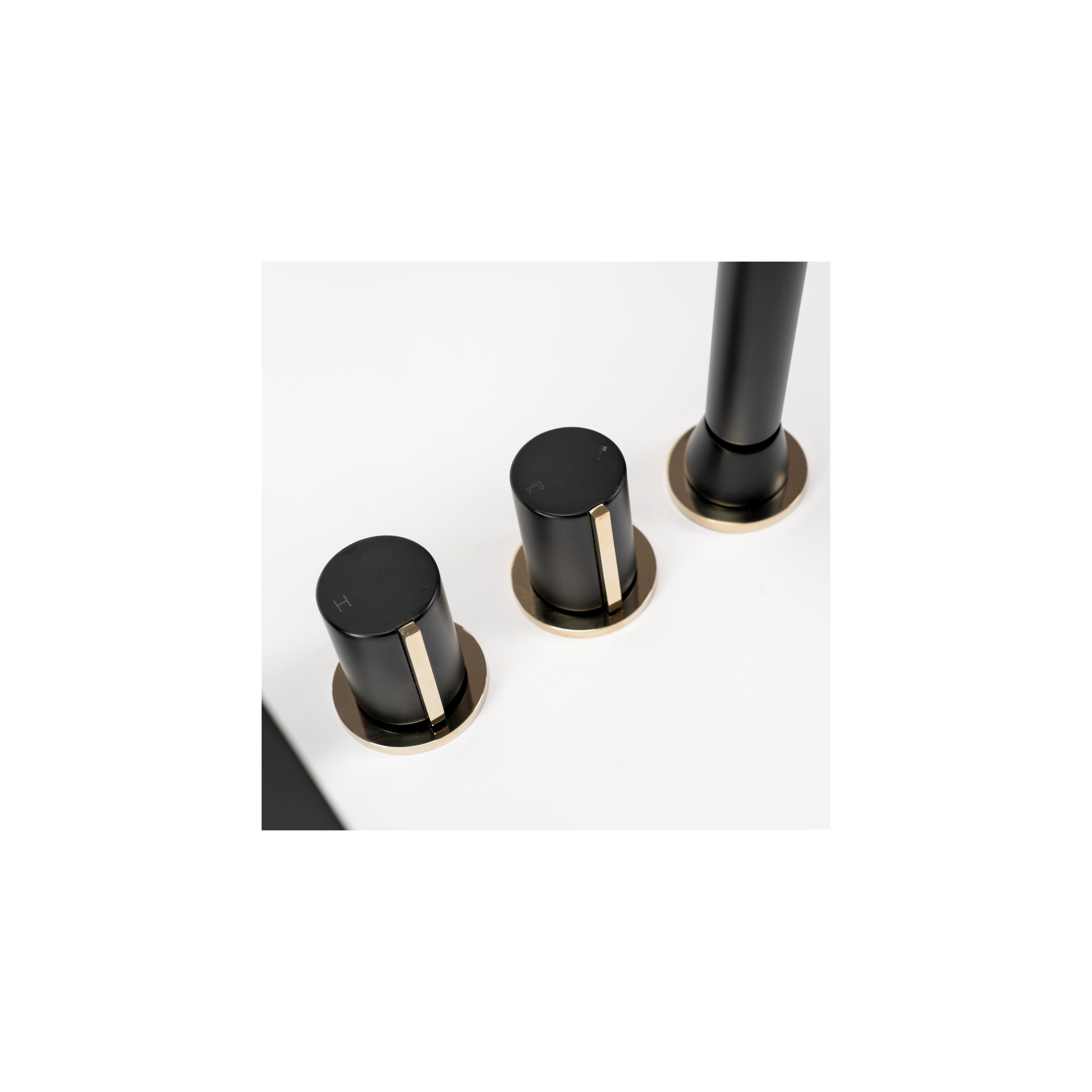 Смеситель для ванны Rea ICON Black Matt