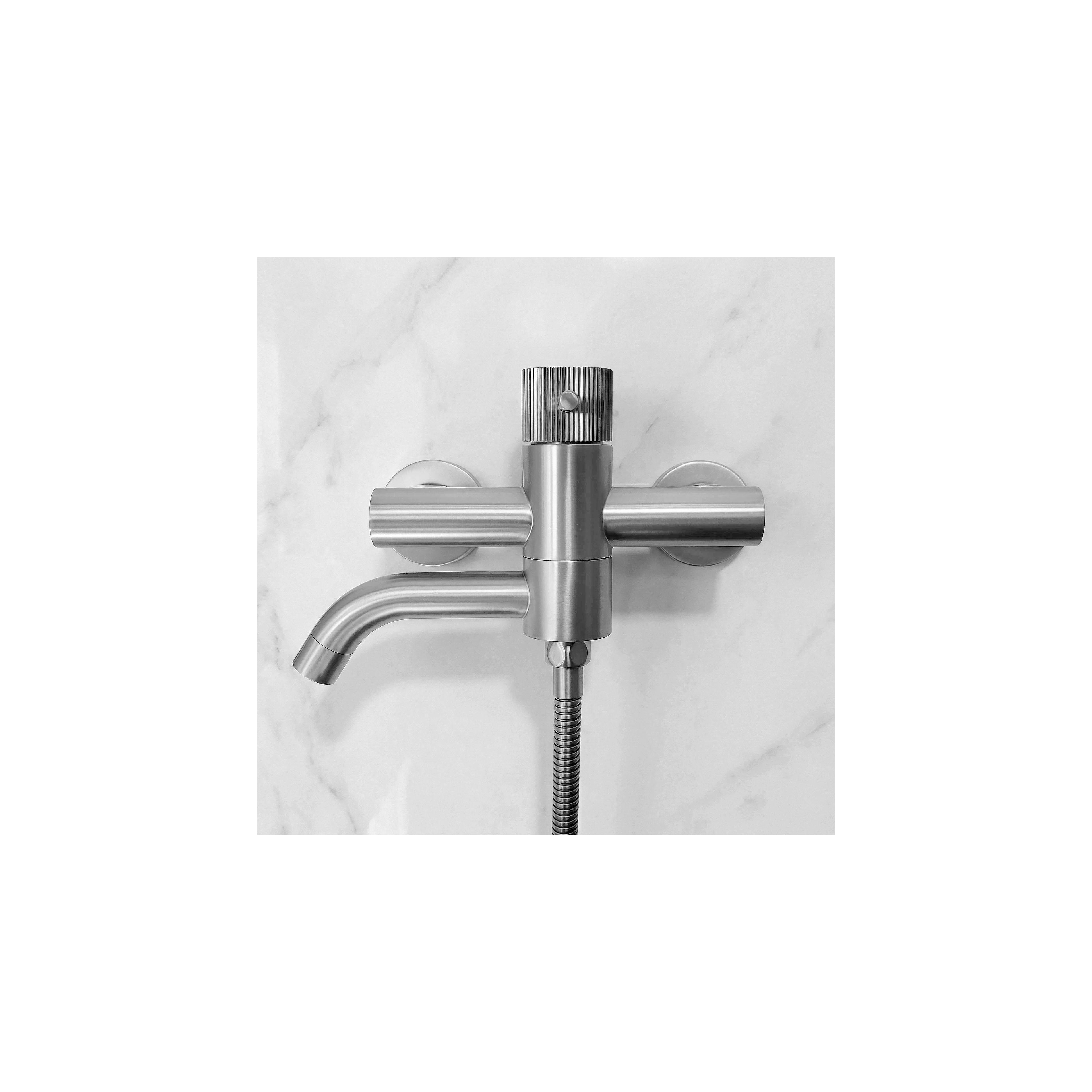Fürdőkád csaptelep Rea Lungo Stripe Brush Nickel