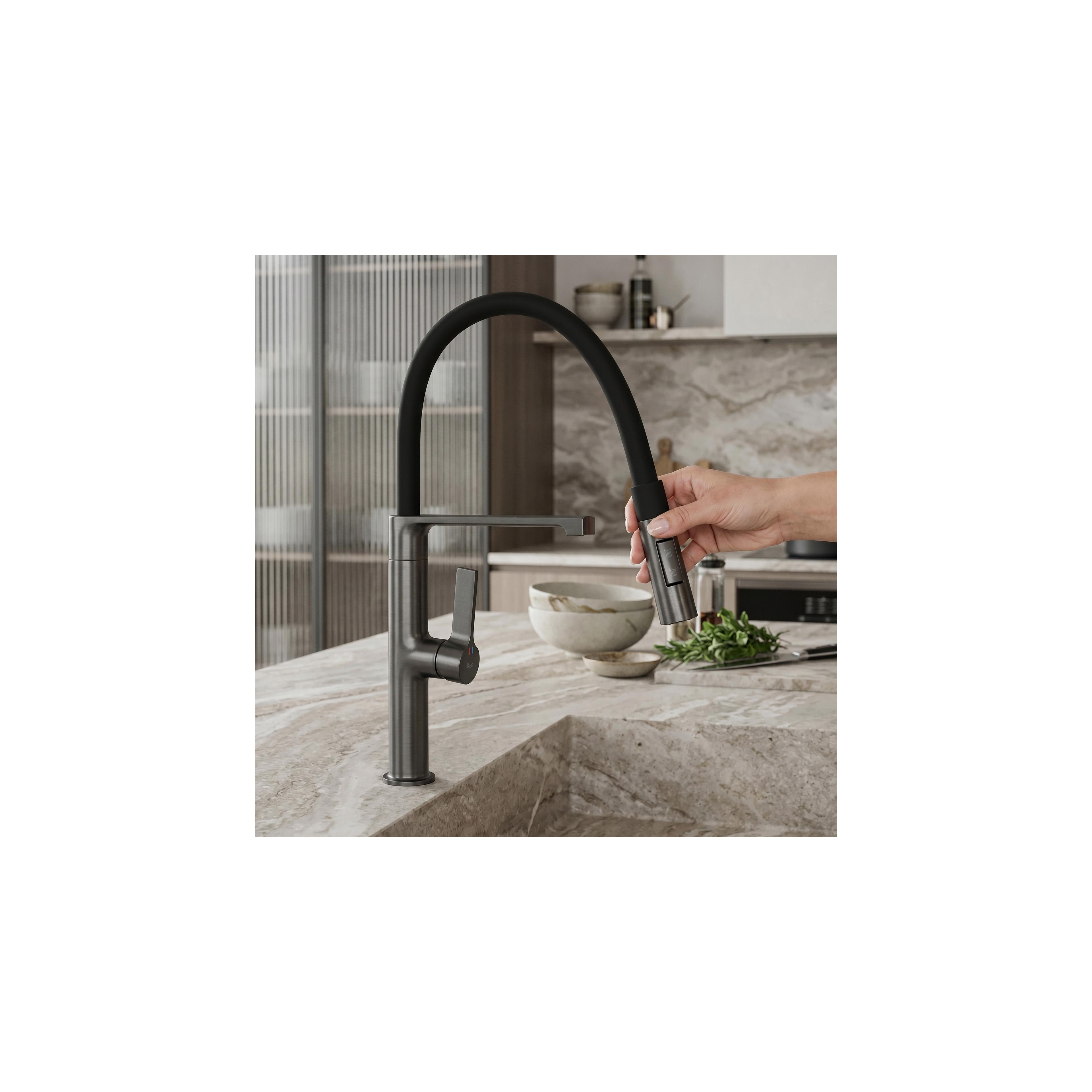 Kitchen faucet REA Lago Titan