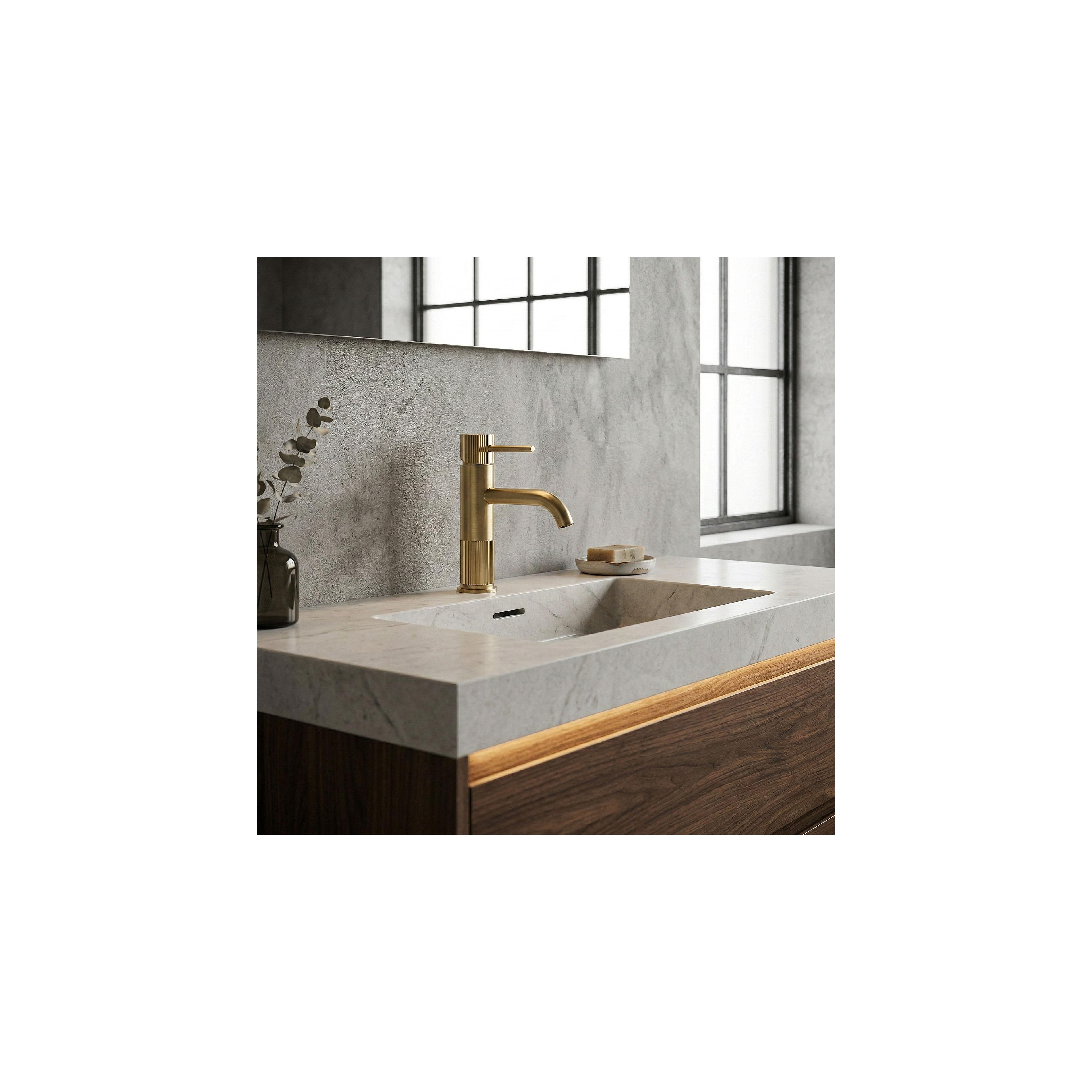 Baterie pentru baie Rea Lungo Stripe Brush Gold Low