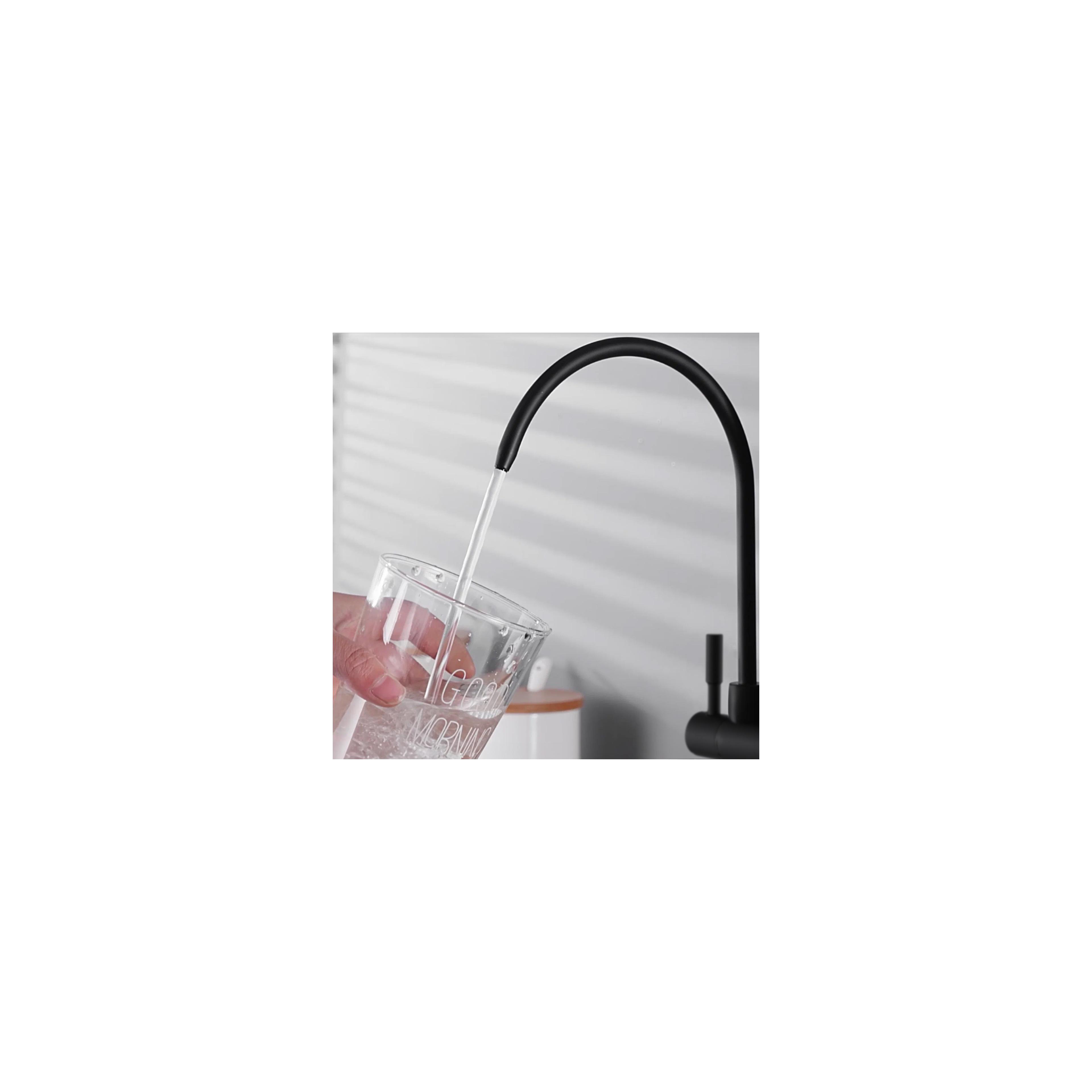 Torneira de cozinha Rea Eco Fresh preta