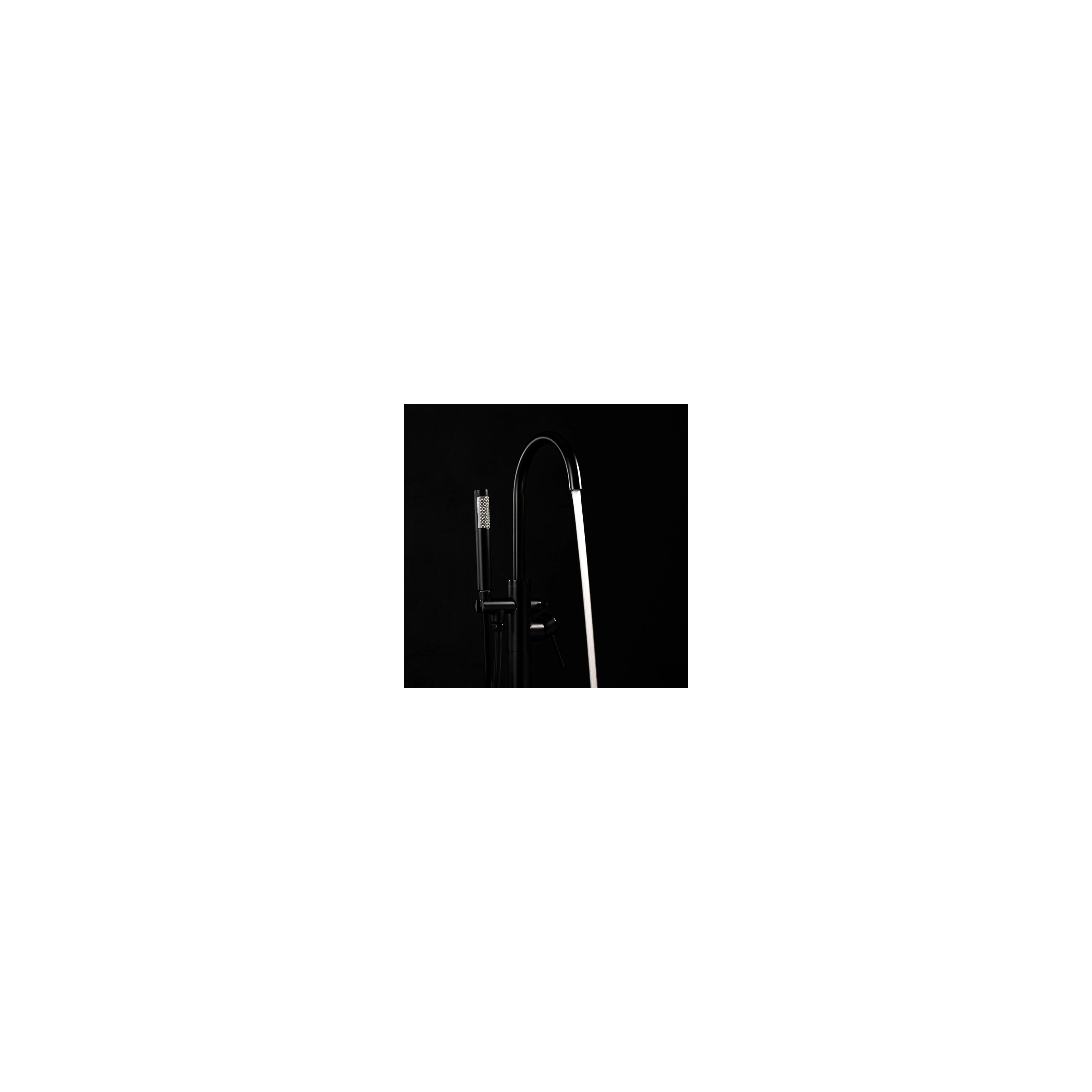 Free-standing faucet Rea Lungo Black