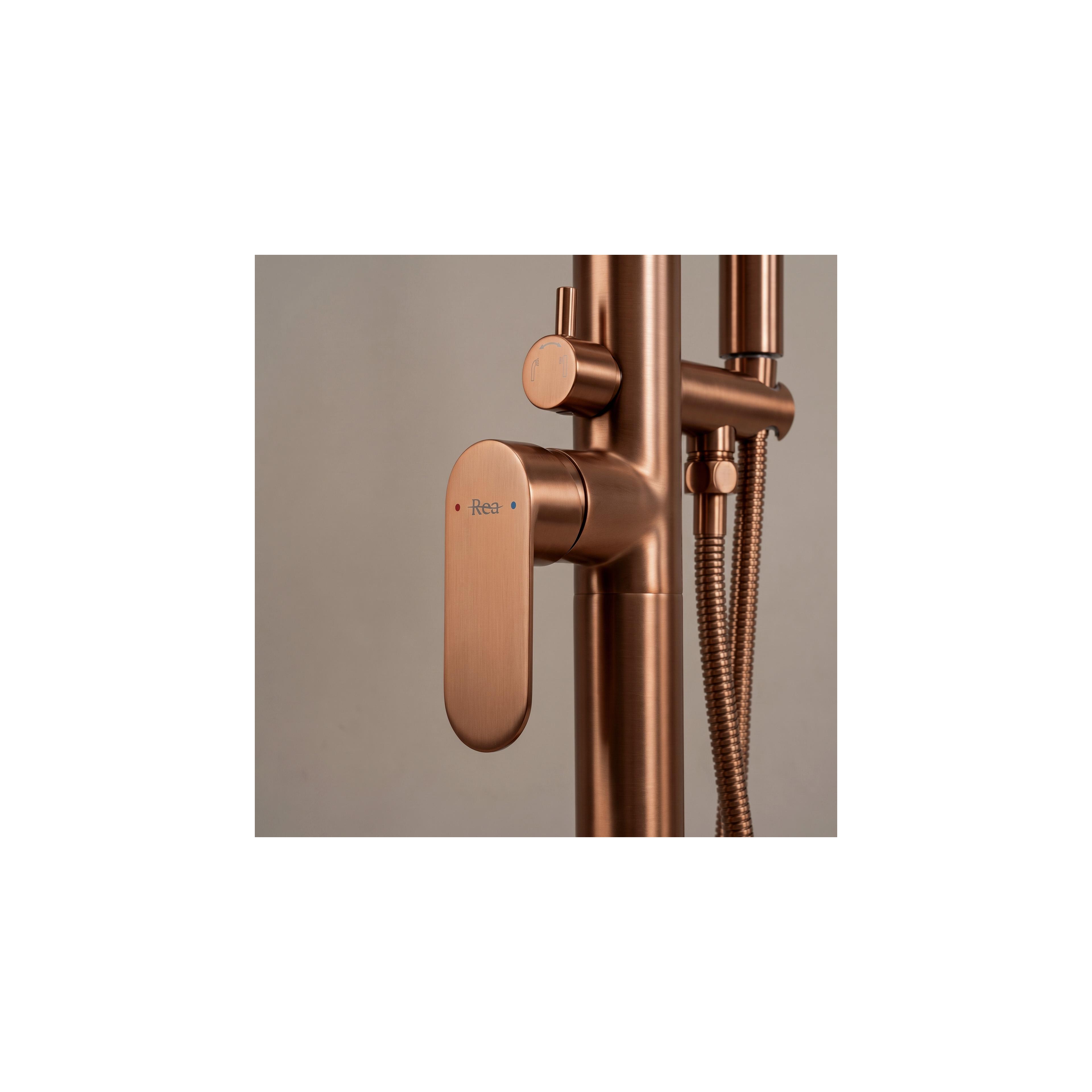 Vapaasti seisova sekoitin Rea Logan Brush Copper