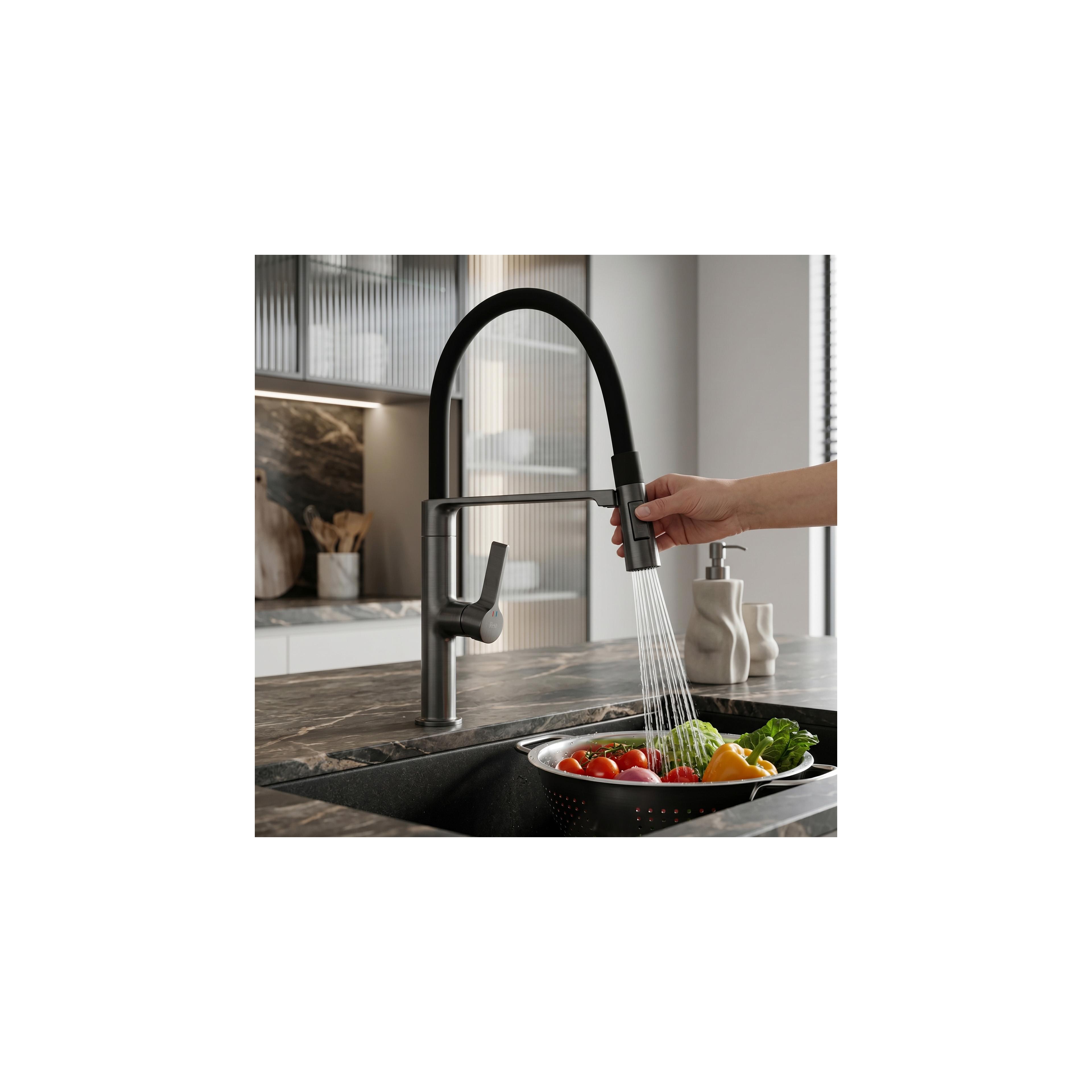 Kitchen faucet REA Lago Titan