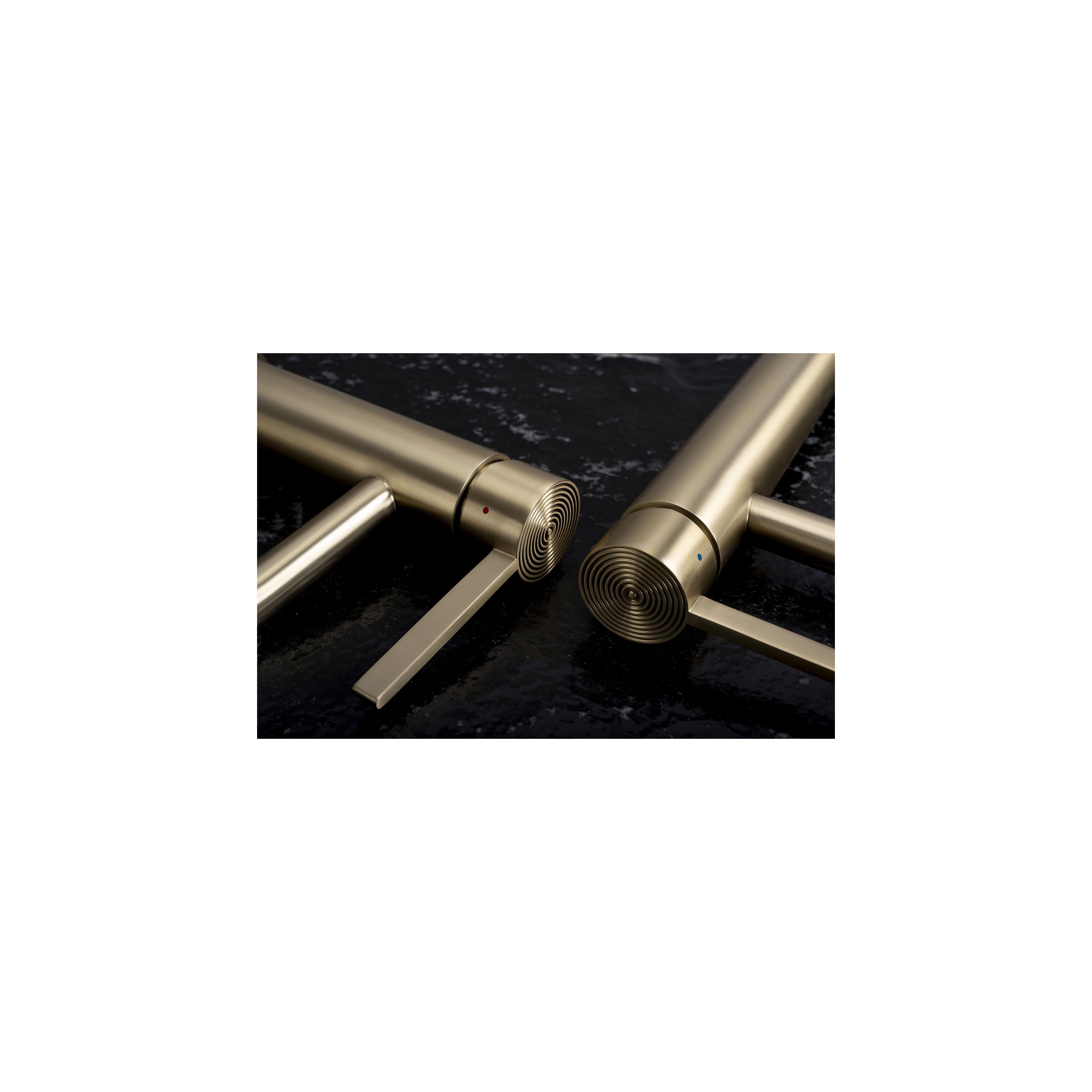 Baterie pentru baie Rea Foster Brush Gold High