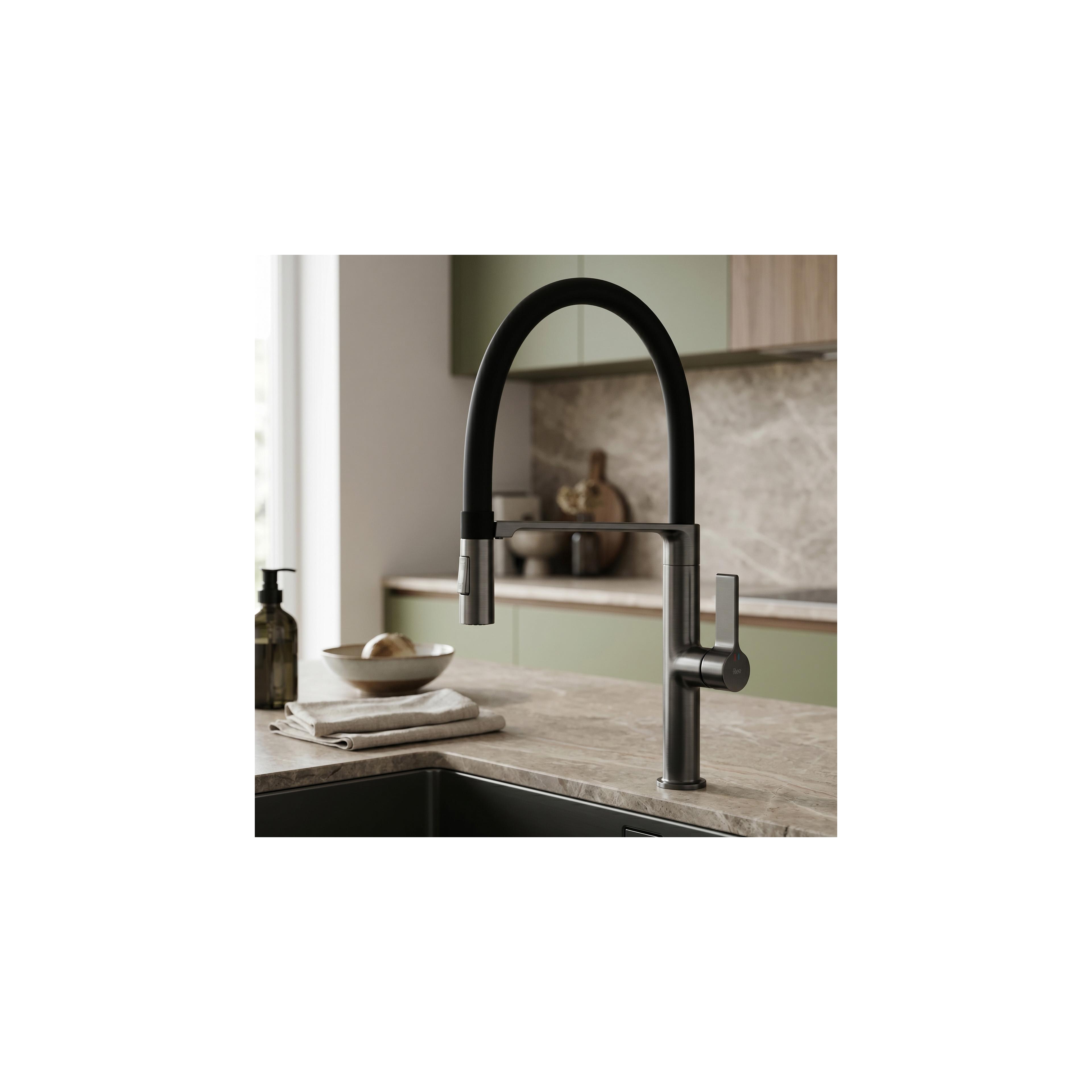 Kitchen faucet REA Lago Titan