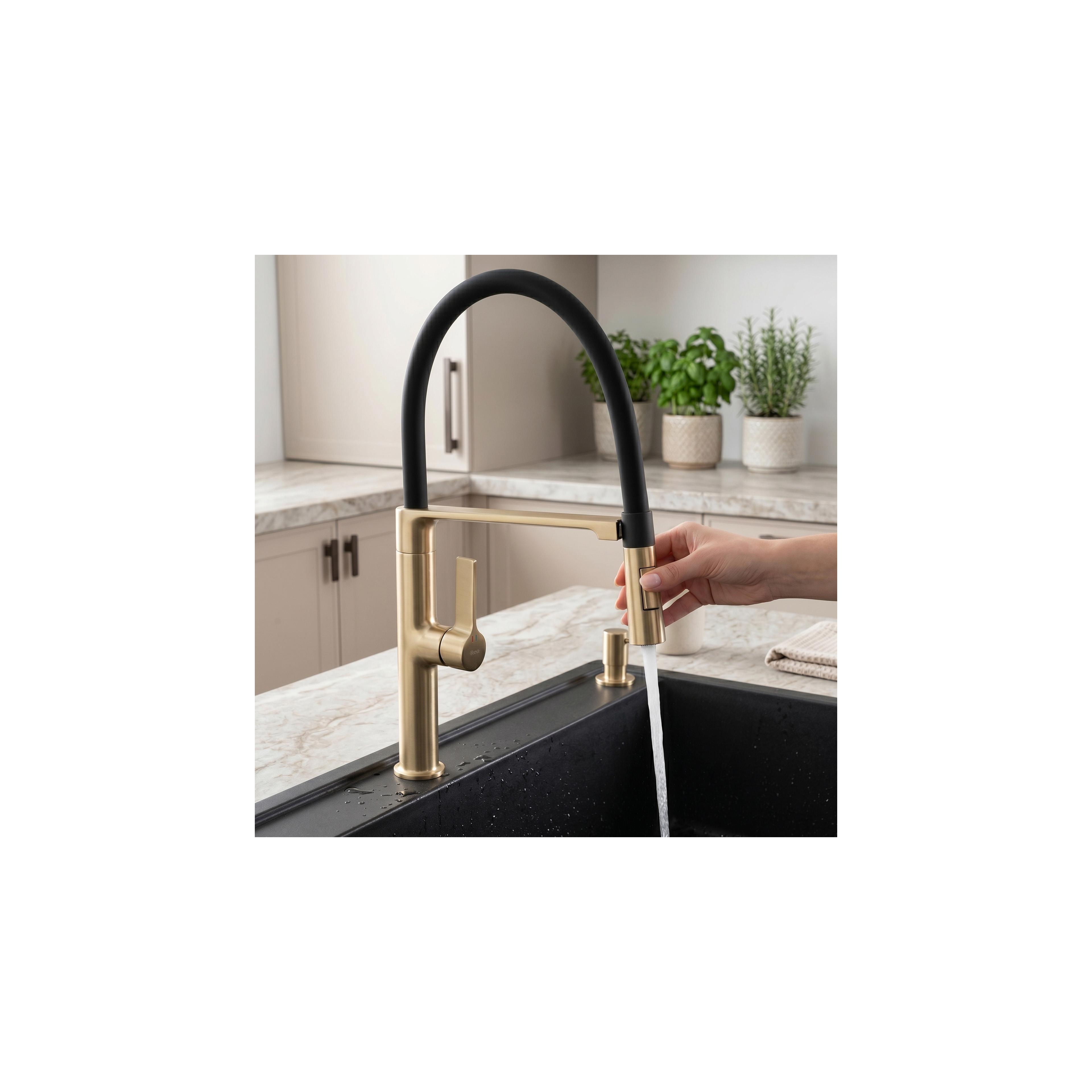 Kitchen faucet REA Lago Brush Gold