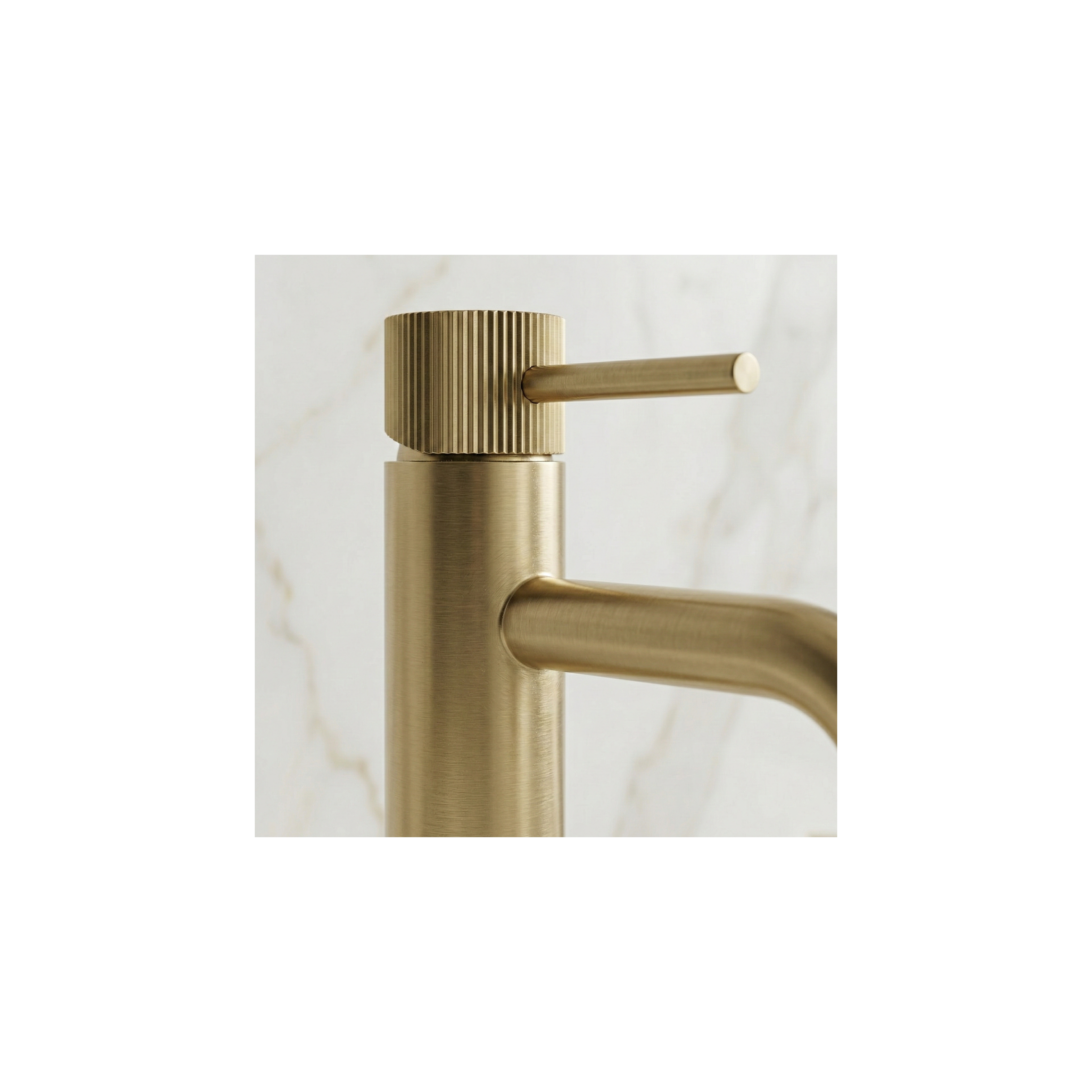 Baterie pentru baie Rea Lungo Stripe Brush Gold