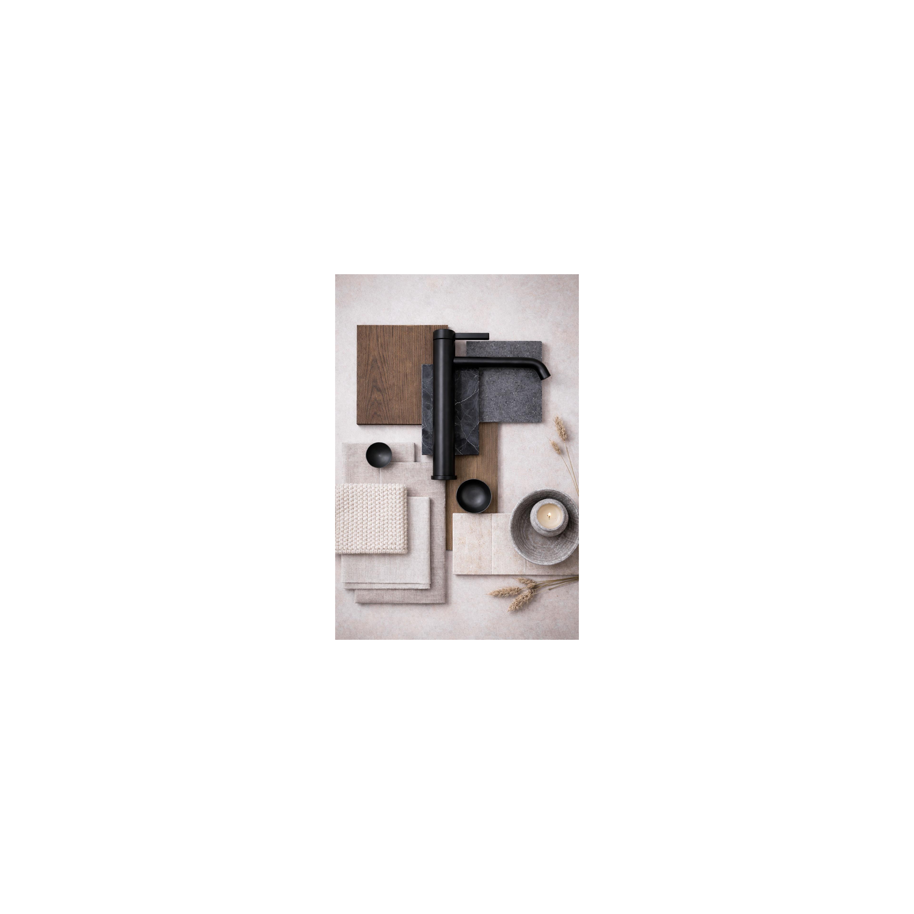 Waschbeckenarmatur Rea Rivo Black High