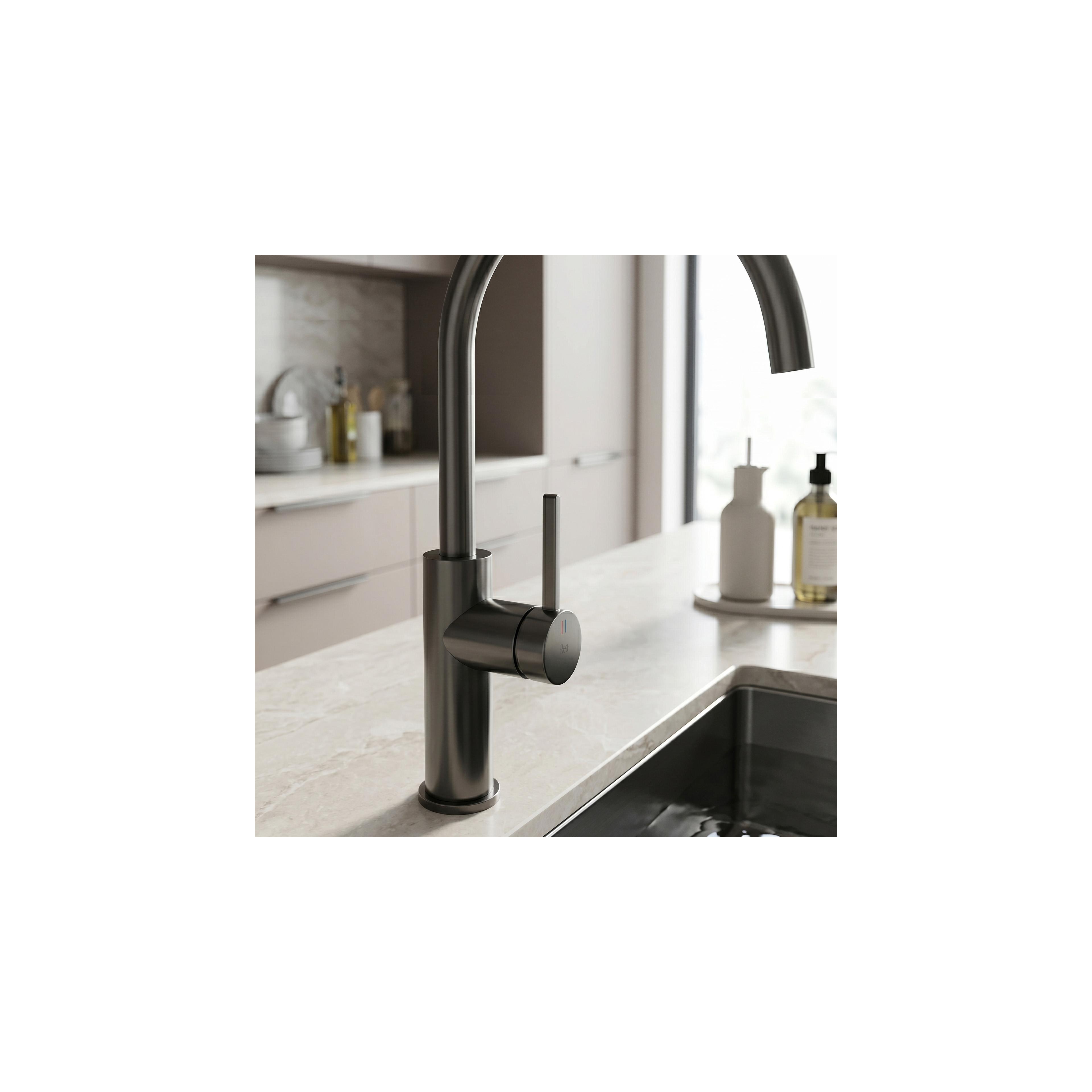 Kitchen faucet REA Rivo Titan