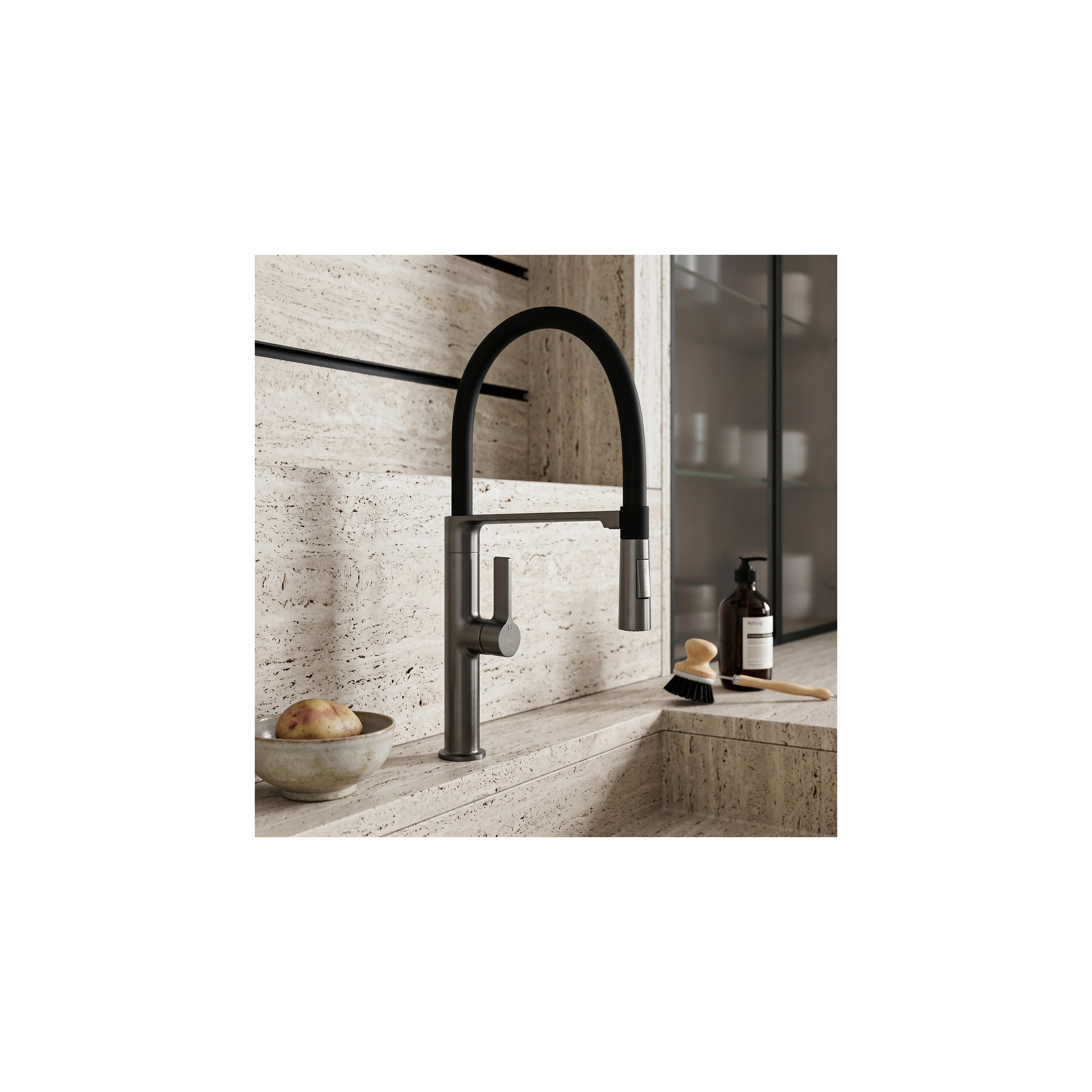 Kitchen faucet REA Lago Titan