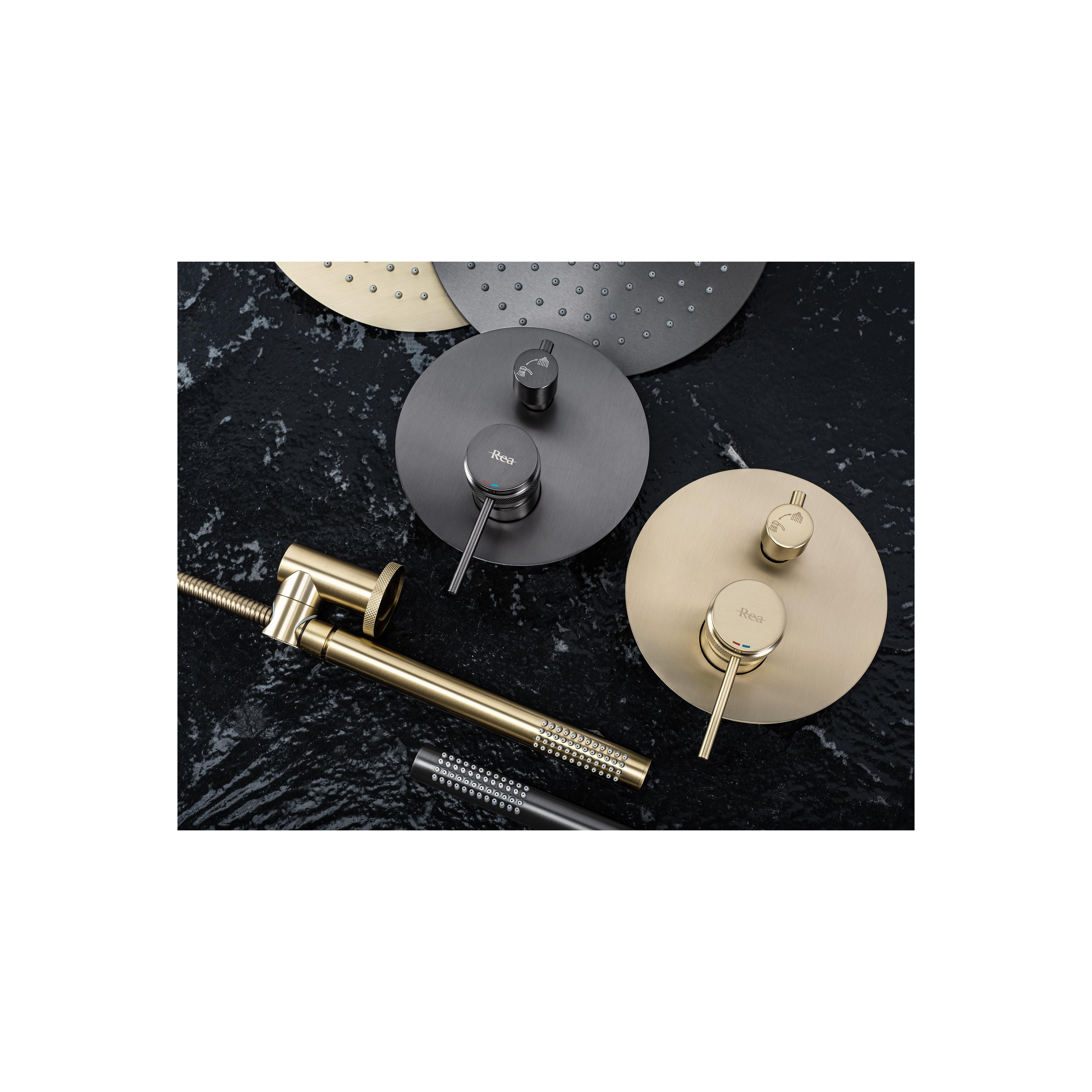 Shower system  Rea Lungo Grip Gold Brush  + BOX