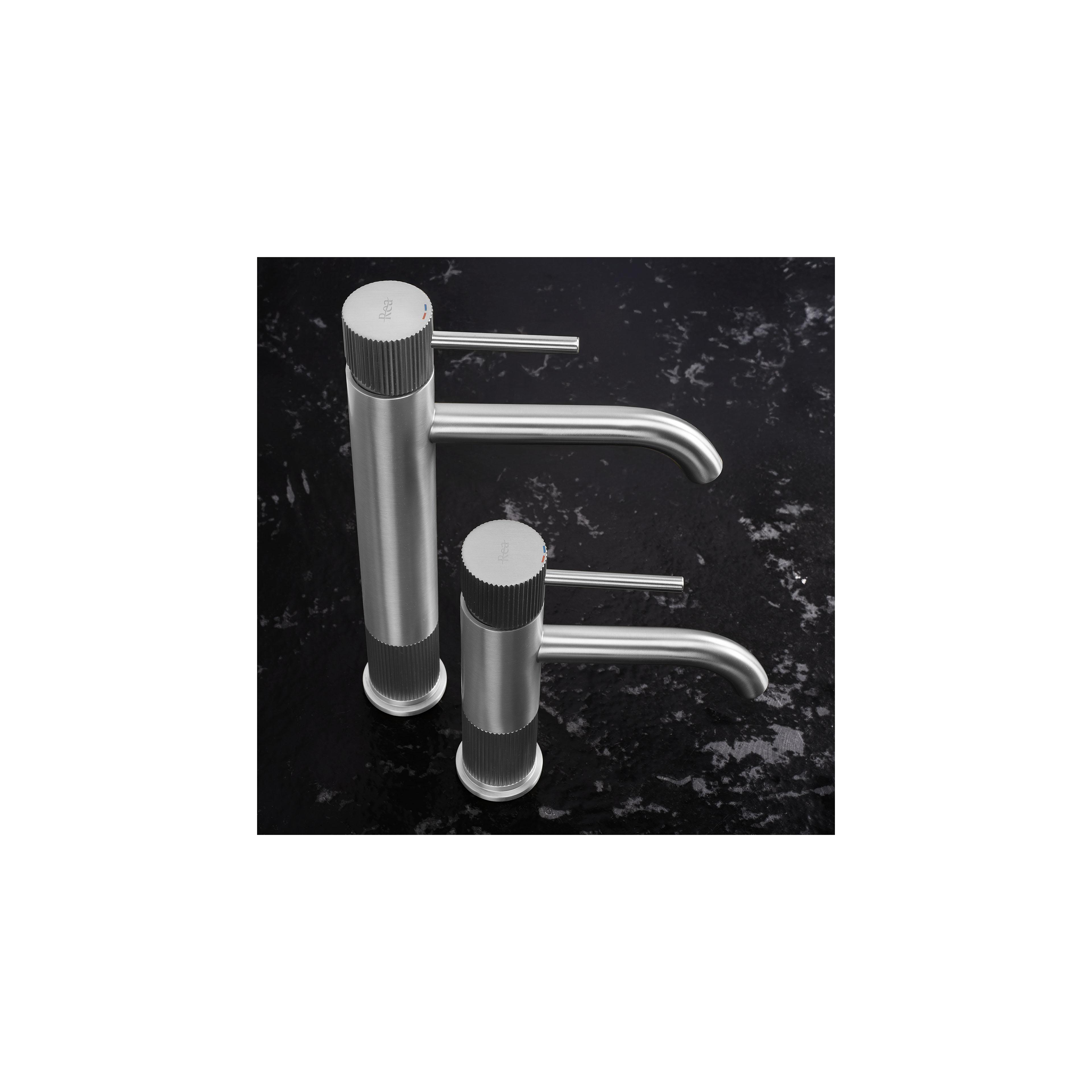 Baterie pentru baie Rea Lungo Stripe Brush Nickel Low