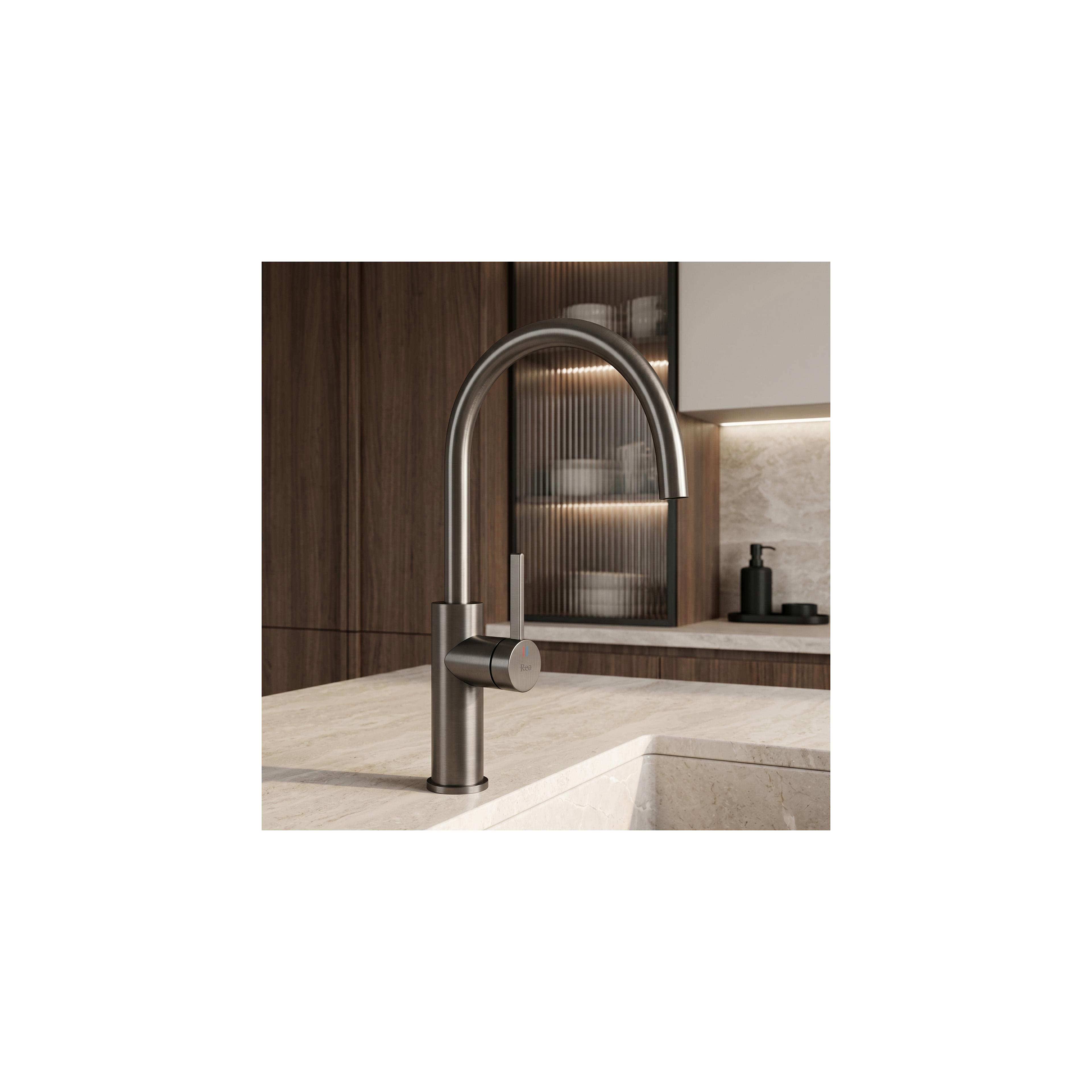Kitchen faucet REA Rivo Titan