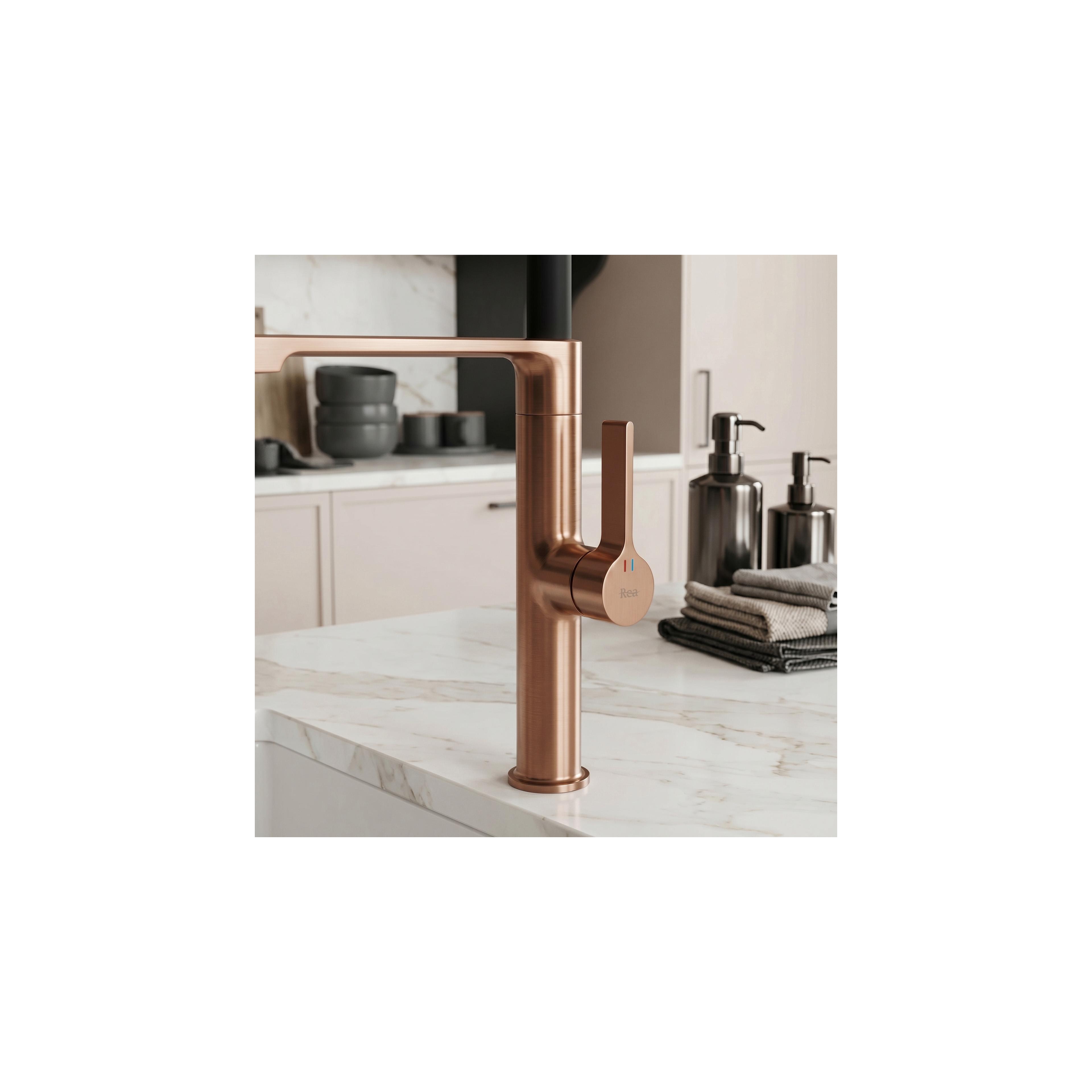 Kitchen faucet REA Lago Brush Copper