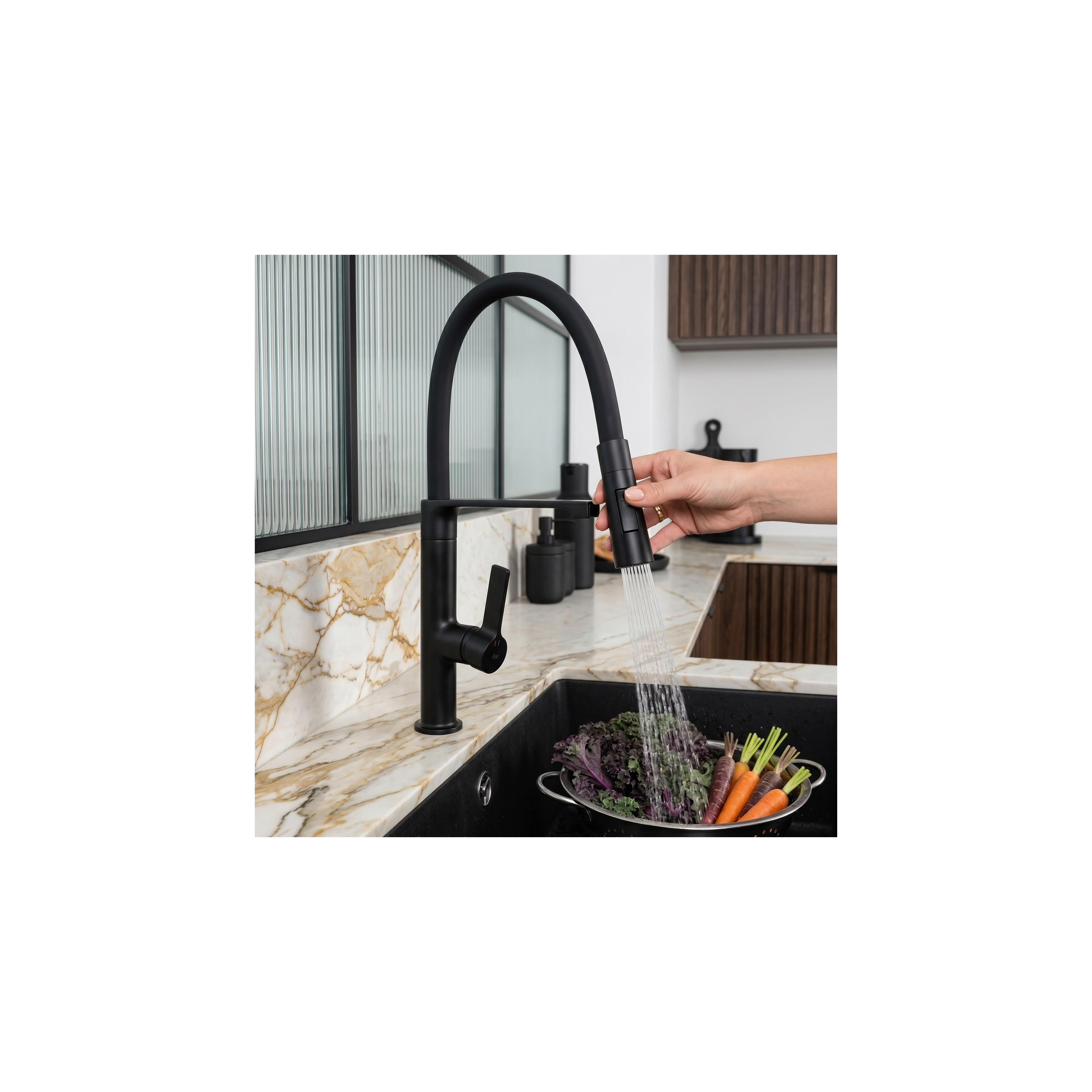 Kitchen faucet REA Lago Black
