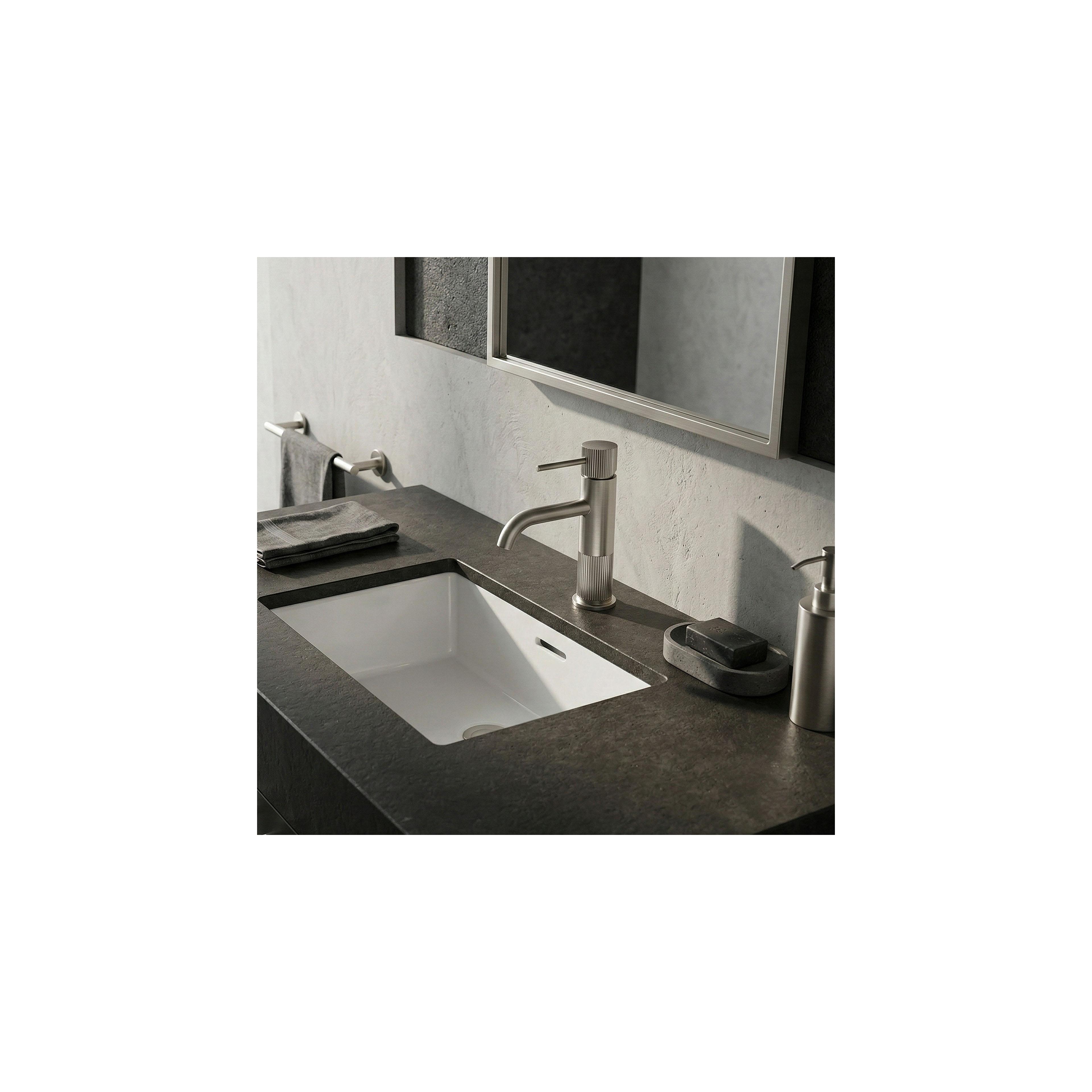 Baterie pentru baie Rea Lungo Stripe Brush Nickel Low