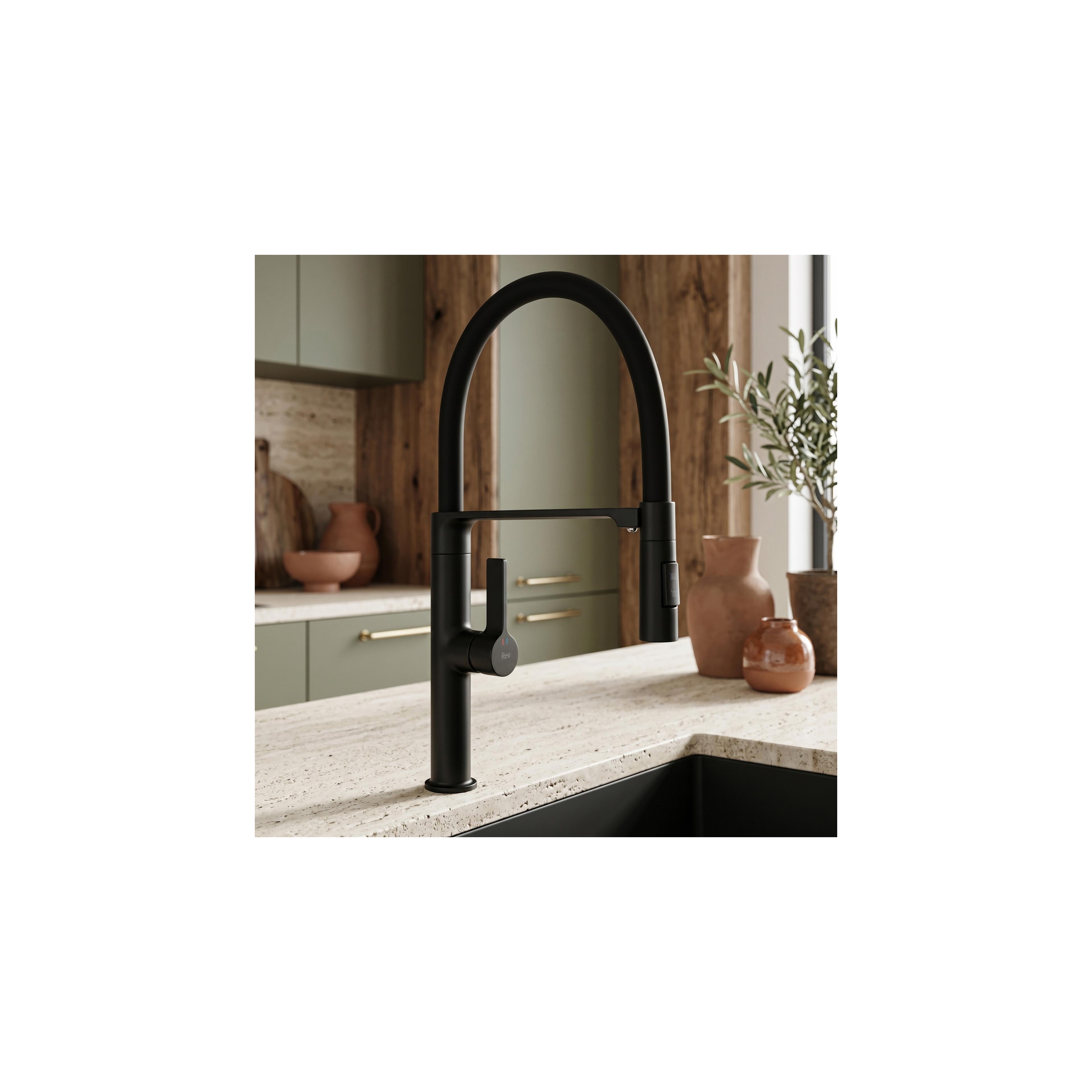 Kitchen faucet REA Lago Black