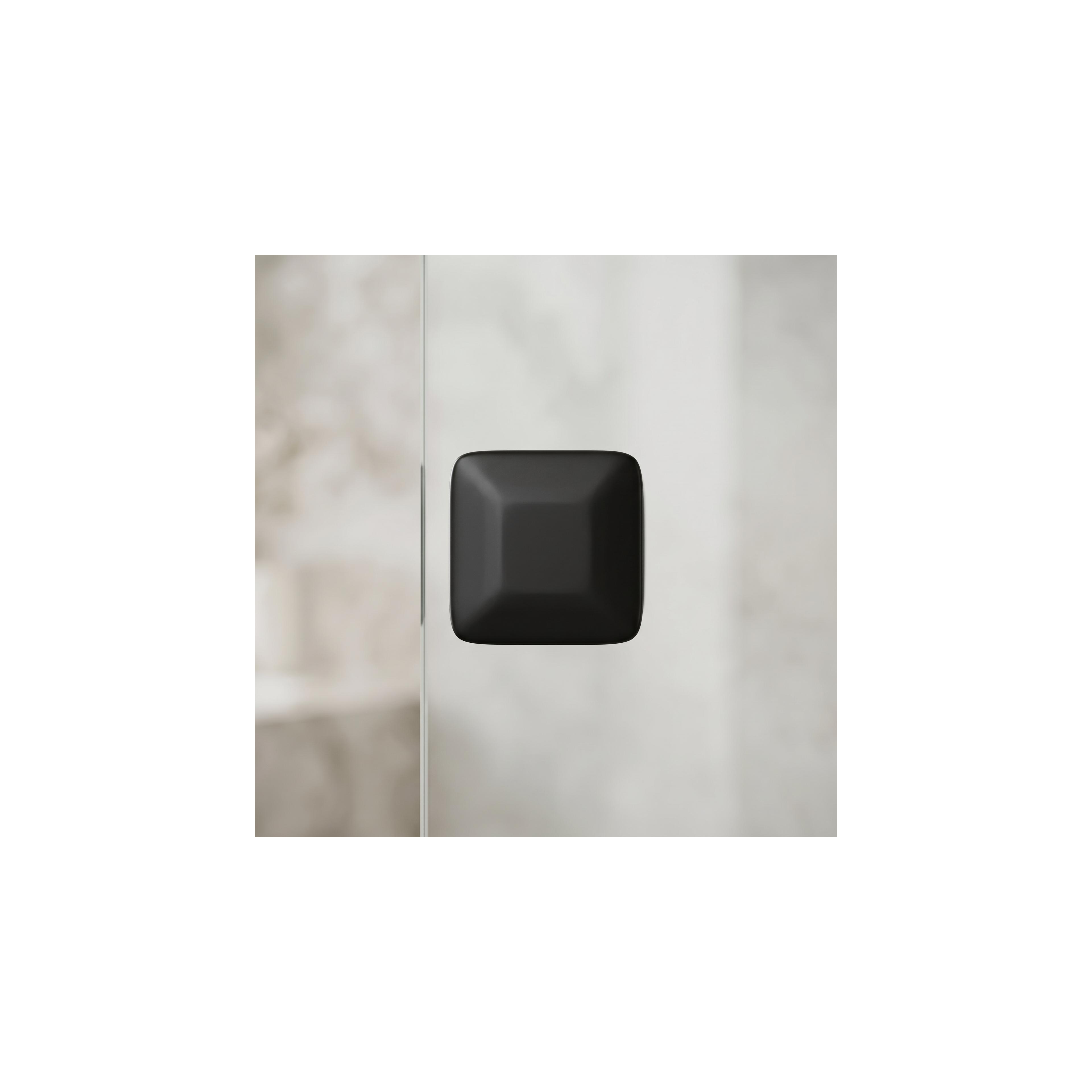 Dušiukse käepide Rea 04 Black