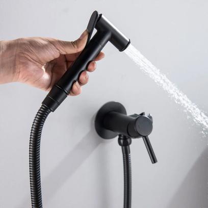 Rea  Lungo Loop black süllyesztett bidé csaptelep