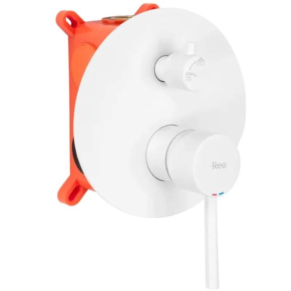 Grifo de bañera Rea Lungo White Matt + Box