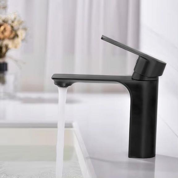 Grifo de lavabo REA Urban Black Low