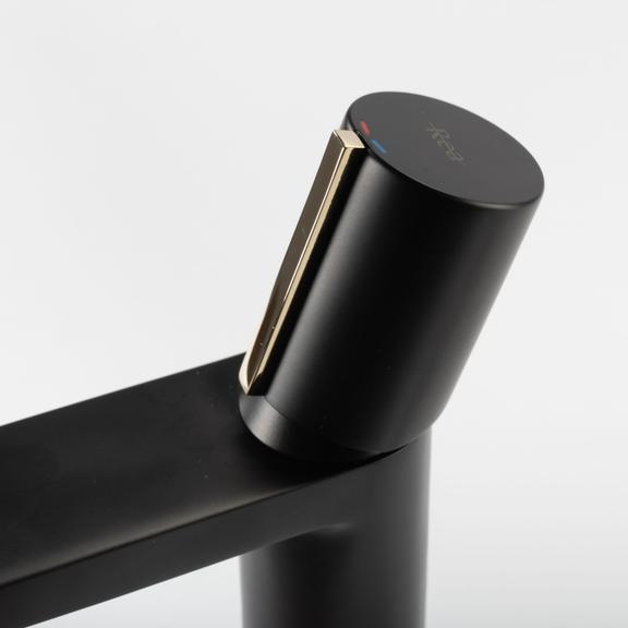 Slavina za umivaonik Rea Icona crna